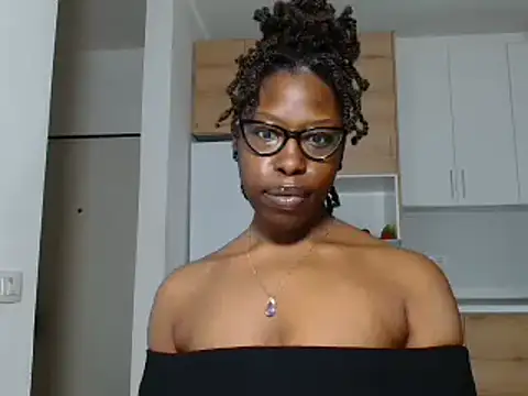 Snapshot of MadamIndigo chatting on January 9, 2026, 1:36 pm MadamIndigo online show from January 9, 2026, 1:36 pm