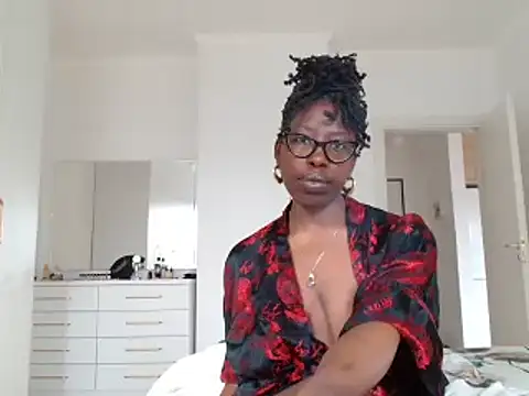 MadamIndigo online show from March 3, 2026, 7:58 am