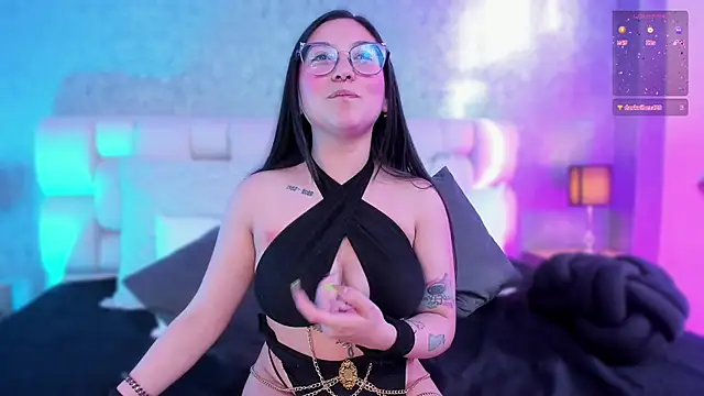 lucy neil online show from January 31, 2025, 10:10 pm