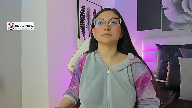 lucy neil online show from September 23, 2025, 7:06 pm