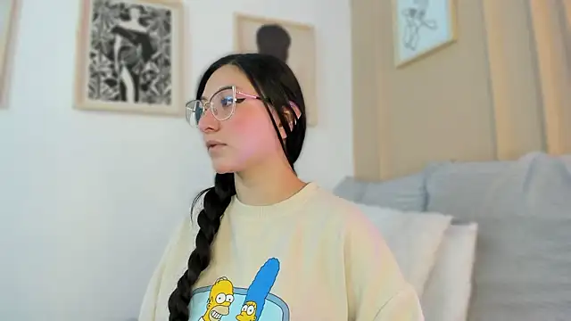 lucy neil online show from February 25, 2026, 2:32 am