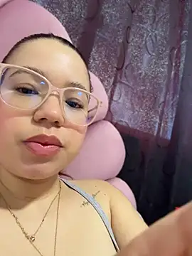 Lucyklein2022 online show from July 28, 2026, 4:39 pm