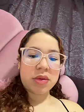 Lucyklein2022 online show from July 29, 2026, 3:32 pm