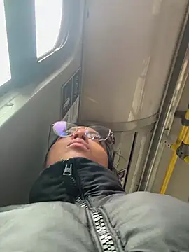 vaness weet online show from February 14, 2025, 8:05 pm