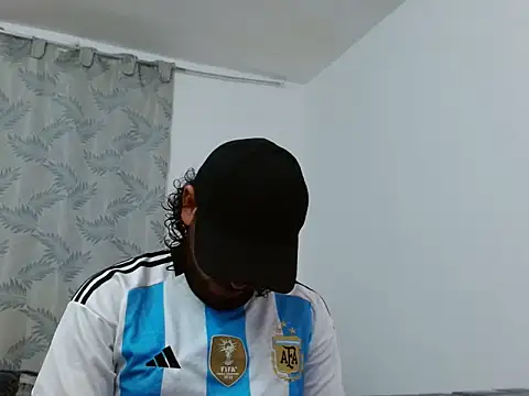 tuyo1995 online show from September 21, 2025, 4:47 am