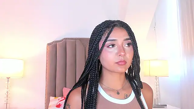 Emma Torres   online show from March 16, 2026, 12:09 pm