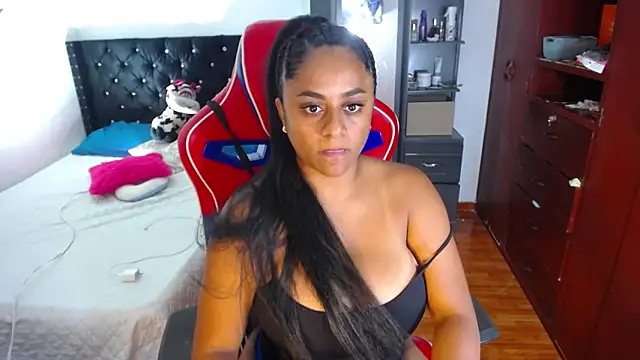 BellaKarla online show from February 10, 2026, 10:47 pm