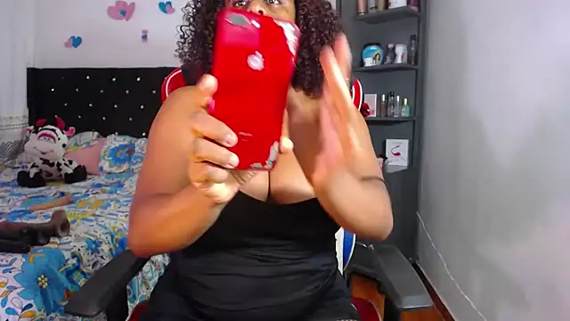 BellaKarla online show from May 15, 2026, 11:45 pm