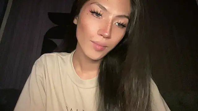 Snapshot of Bella_Gordon chatting on September 19, 2025, 3:45 pm Bella Gordon online show from September 19, 2025, 3:45 pm