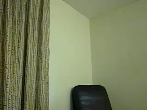 Snapshot of daddysgirlxxxxx chatting on February 16, 2025, 9:27 pm daddysgirlxxxxx online show from February 16, 2025, 9:27 pm