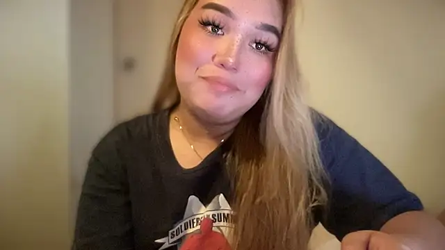 Snapshot of MissCataleyaxxx chatting on October 26, 2025, 8:42 am MissCataleyaxxx online show from October 26, 2025, 8:42 am