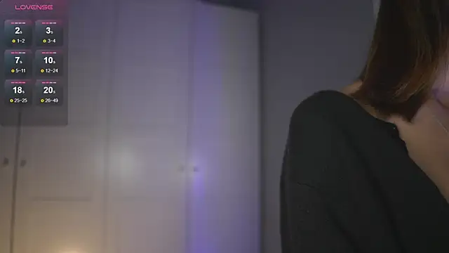 Snapshot of -JuicyMolly- chatting on November 5, 2025, 2:39 pm -JuicyMolly- online show from November 5, 2025, 2:39 pm