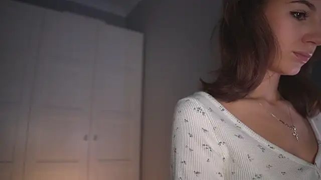 Snapshot of -JuicyMolly- chatting on January 18, 2026, 12:31 pm -JuicyMolly- online show from January 18, 2026, 12:31 pm