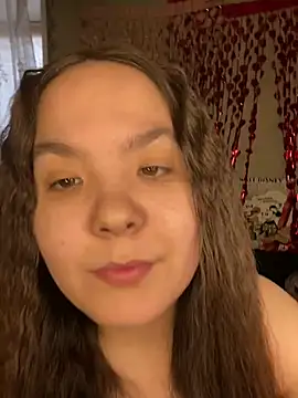 Var Kiss online show from April 13, 2026, 4:29 am