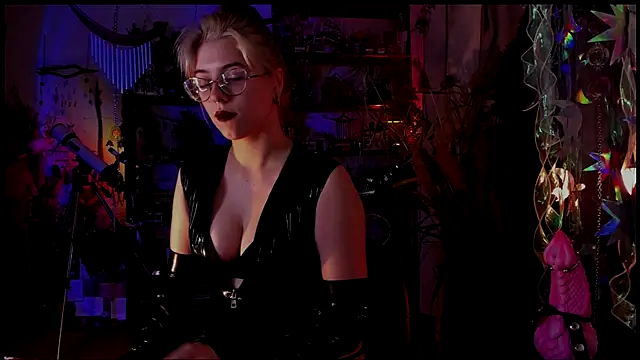 Snapshot of Scarlett_Wanner chatting on December 9, 2024, 7:29 pm Scarlett Wanner online show from December 9, 2024, 7:29 pm