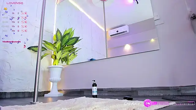 Snapshot of SaraFerrerx chatting on March 7, 2025, 11:49 pm SaraFerrerx online show from March 7, 2025, 11:49 pm