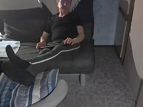 Snapshot of kiam471 chatting on February 13, 2026, 11:45 pm kiam471 online show from February 13, 2026, 11:45 pm