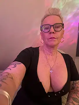 German Milf online show from March 17, 2026, 10:07 am