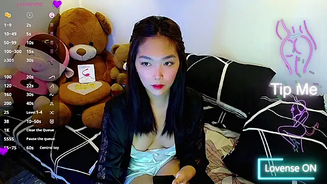 Snapshot of TR4NSCUTI3 chatting on January 16, 2026, 9:08 pm TR4NSCUTI3 online show from January 16, 2026, 9:08 pm