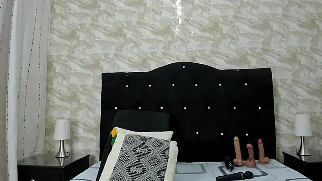 Keira Lennox online show from October 25, 2025, 12:02 pm