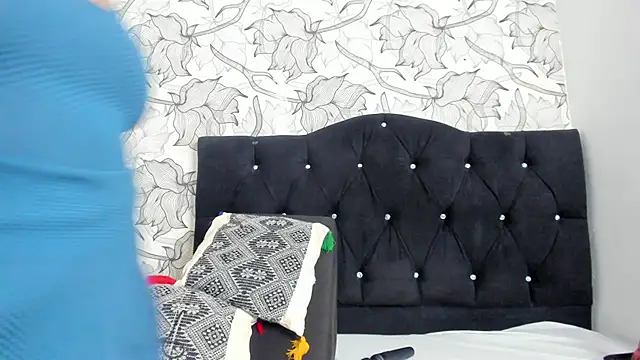 Keira Lennox online show from January 9, 2026, 11:57 am