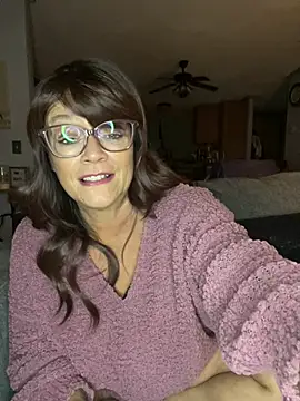 cowgirlc online show from February 26, 2025, 3:32 am