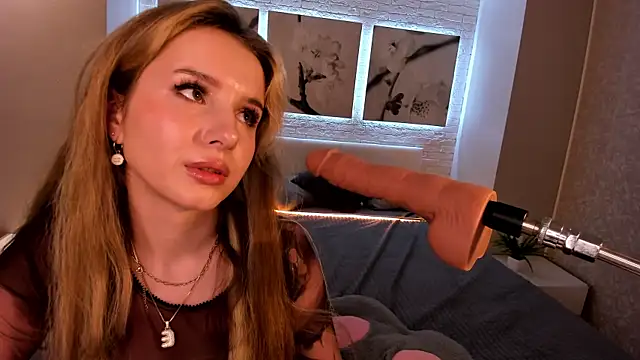 Snapshot of Betty_June chatting on October 3, 2025, 8:50 pm Betty June online show from October 3, 2025, 8:50 pm