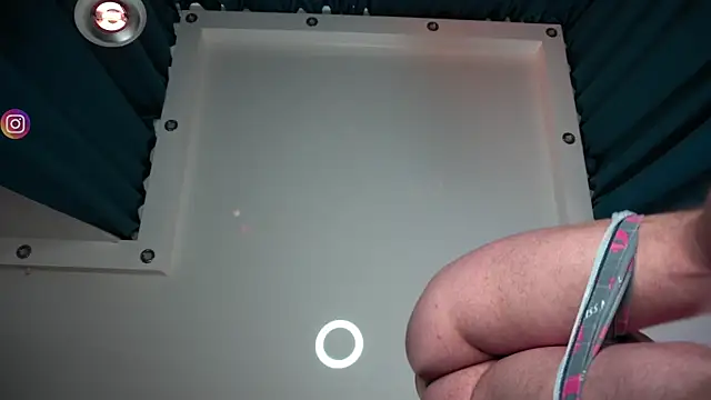 Snapshot of VIktorSecret chatting on February 12, 2025, 7:23 am VIktorSecret online show from February 12, 2025, 7:23 am