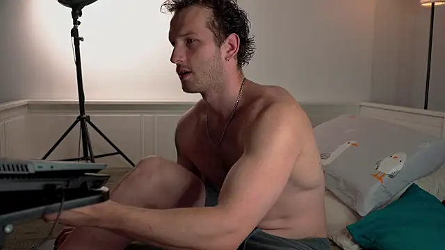 Snapshot of VIktorSecret chatting on August 1, 2026, 4:23 am VIktorSecret online show from August 1, 2026, 4:23 am