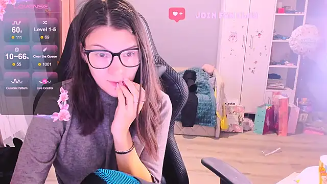 Snapshot of MollyLollipop chatting on November 14, 2025, 2:21 am MollyLollipop online show from November 14, 2025, 2:21 am