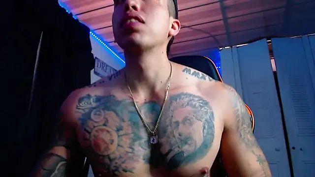 Snapshot of Adam_Hudsond chatting on October 22, 2025, 2:28 pm Adam Hudsond online show from October 22, 2025, 2:28 pm