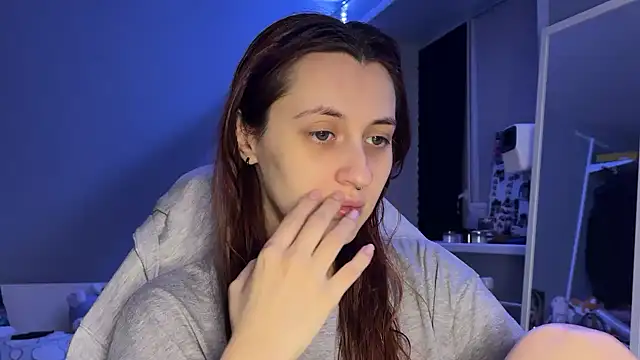 Uniarten online show from April 1, 2026, 6:38 pm