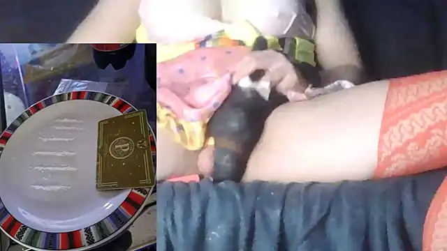 Snapshot of slankecrosdresser chatting on February 5, 2025, 11:39 pm slankecrosdresser online show from February 5, 2025, 11:39 pm