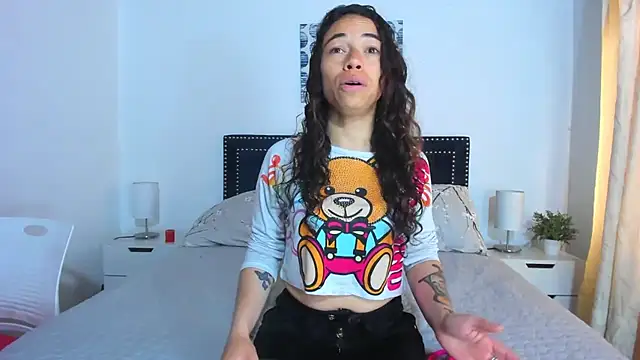 ZulyMichels online show from September 19, 2025, 12:39 pm