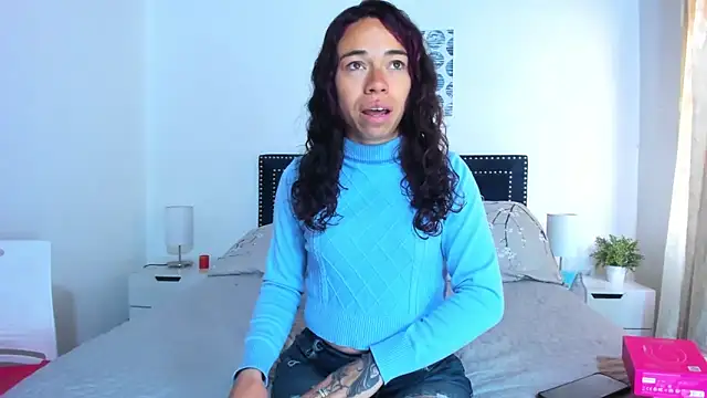 ZulyMichels online show from September 25, 2025, 12:31 pm