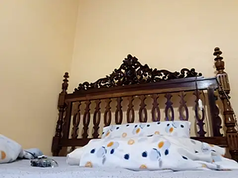 White rabbit  online show from December 18, 2025, 3:40 pm