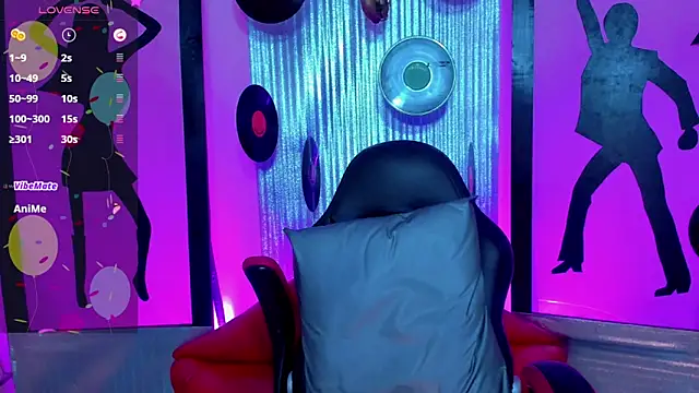 nickyminach  online show from February 19, 2026, 3:35 am