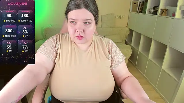 PlumPie online show from February 26, 2025, 5:50 pm