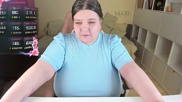 PlumPie online show from April 21, 2026, 6:12 pm