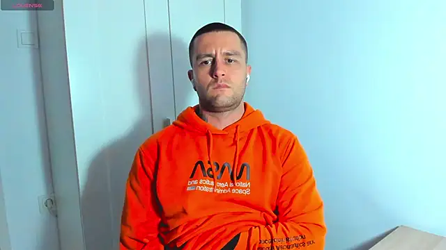 Snapshot of HonestAndrew chatting on January 17, 2025, 2:50 pm HonestAndrew online show from January 17, 2025, 2:50 pm