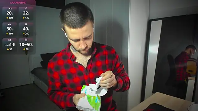 Snapshot of HonestAndrew chatting on January 31, 2025, 6:35 am HonestAndrew online show from January 31, 2025, 6:35 am