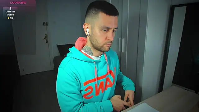 Snapshot of HonestAndrew chatting on February 25, 2025, 4:00 pm HonestAndrew online show from February 25, 2025, 4:00 pm