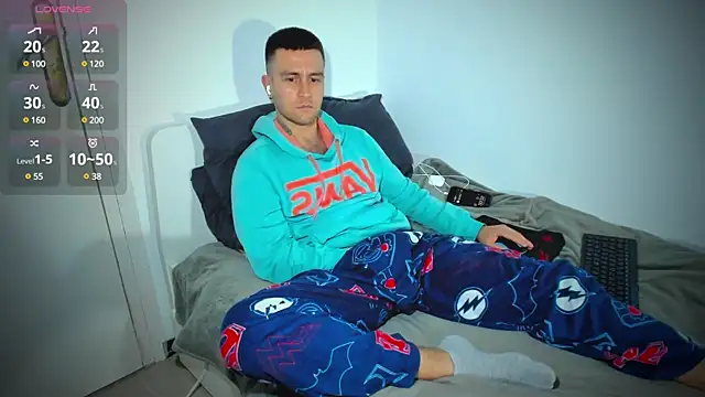 Snapshot of HonestAndrew chatting on February 26, 2025, 7:27 pm HonestAndrew online show from February 26, 2025, 7:27 pm