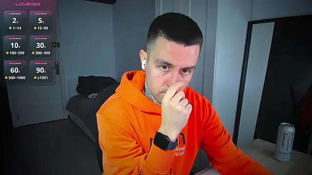 Snapshot of HonestAndrew chatting on February 28, 2025, 2:09 pm HonestAndrew online show from February 28, 2025, 2:09 pm