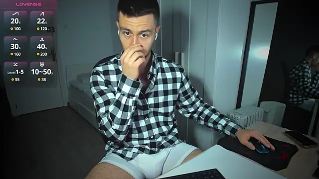 Snapshot of HonestAndrew chatting on March 3, 2025, 3:31 pm HonestAndrew online show from March 3, 2025, 3:31 pm