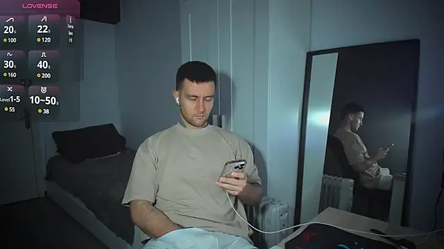 Snapshot of HonestAndrew chatting on March 11, 2025, 6:43 am HonestAndrew online show from March 11, 2025, 6:43 am