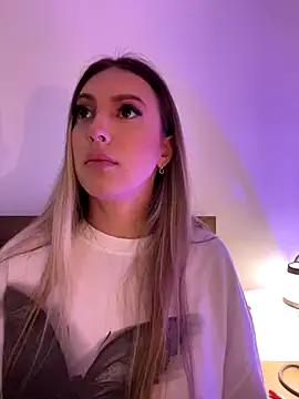 Eva Ryen online show from November 6, 2025, 4:52 pm