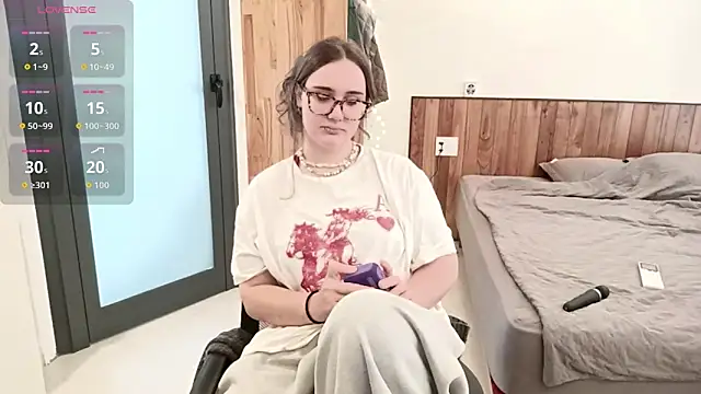 mia boone online show from March 23, 2026, 4:38 am