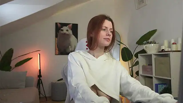 doll lesli online show from March 3, 2026, 12:33 pm