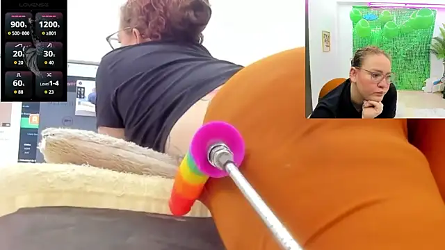 Paulina Davis  online show from March 25, 2026, 10:05 pm